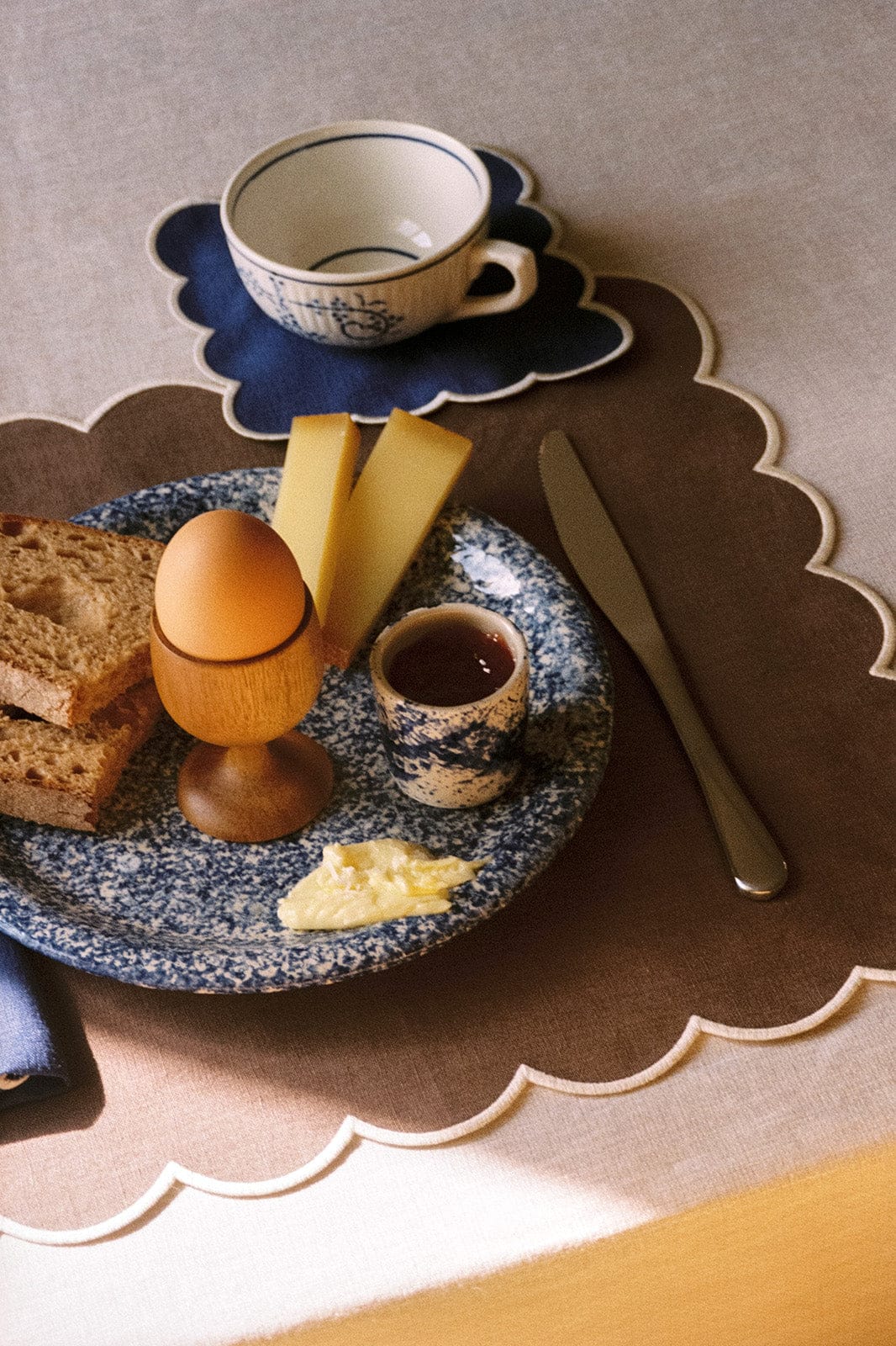 arkitaip Napkins Zero-Waste Scalloped Linen Cocktail Napkins klein blue - Set of 4