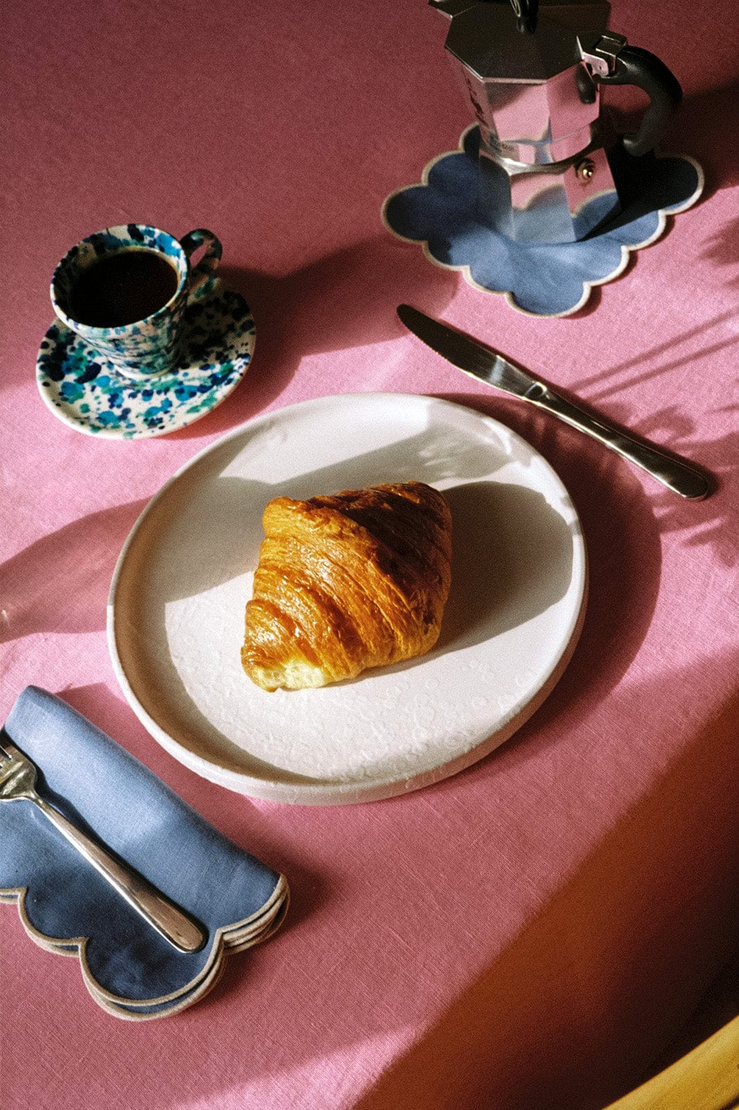 arkitaip Napkins Zero-Waste Scalloped Linen Cocktail Napkins poppy blue - Set of 4