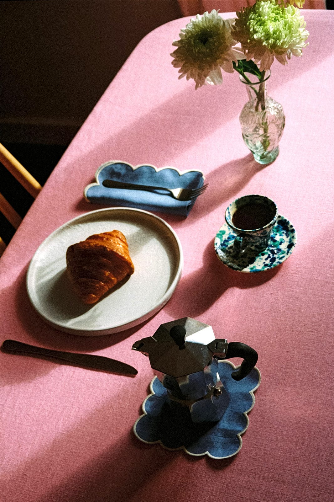 arkitaip Napkins Zero-Waste Scalloped Linen Cocktail Napkins poppy blue - Set of 4