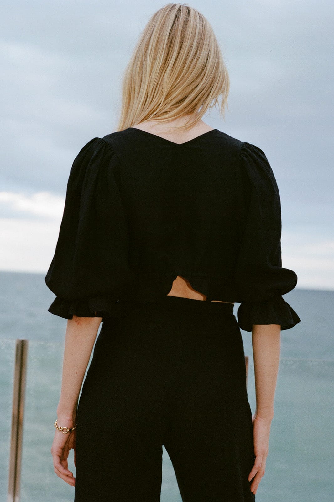 arkitaip Tops The Carla Puffed Sleeves Blouse in black