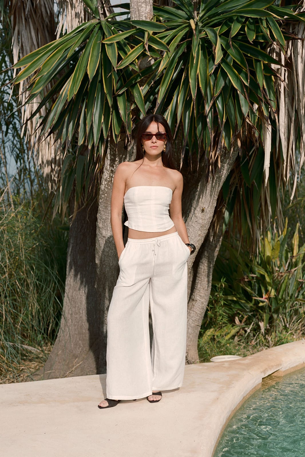 arkitaip Tops The Pippa Cropped Bandeau Bustier Top in white