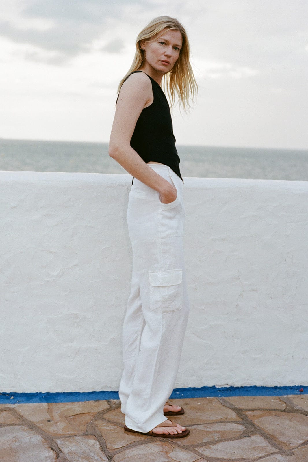 arkitaip Trousers The Carolina Linen Cargo Trousers in off-white