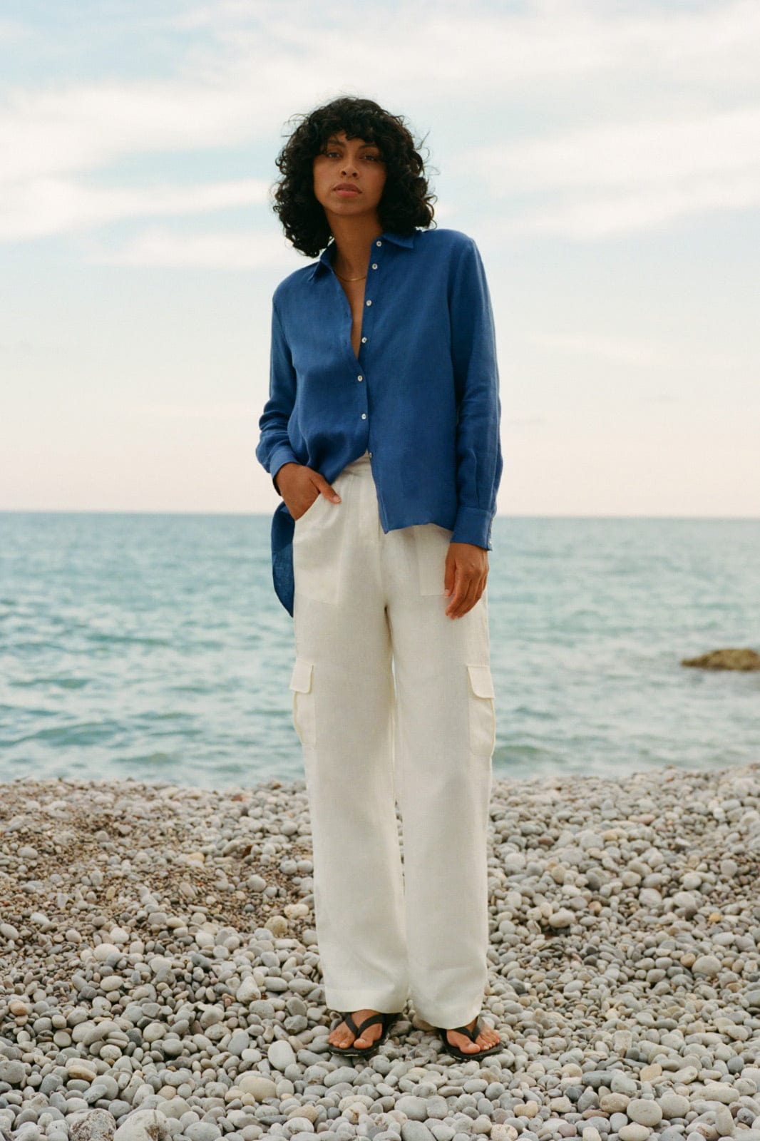 arkitaip Trousers The Carolina Linen Cargo Trousers in off-white