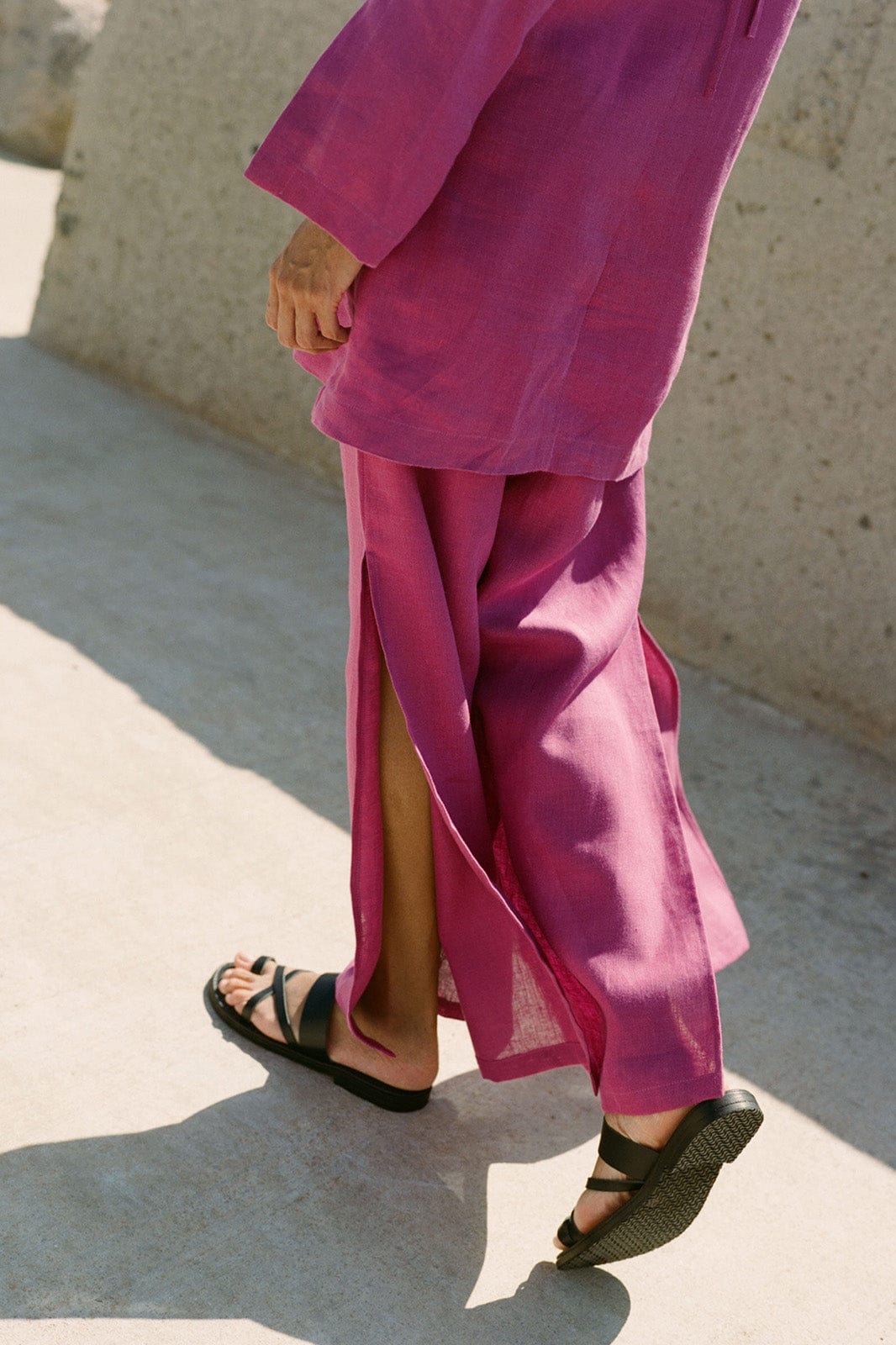 arkitaip Trousers The Lena Wide-Leg Trousers With Slit in berry