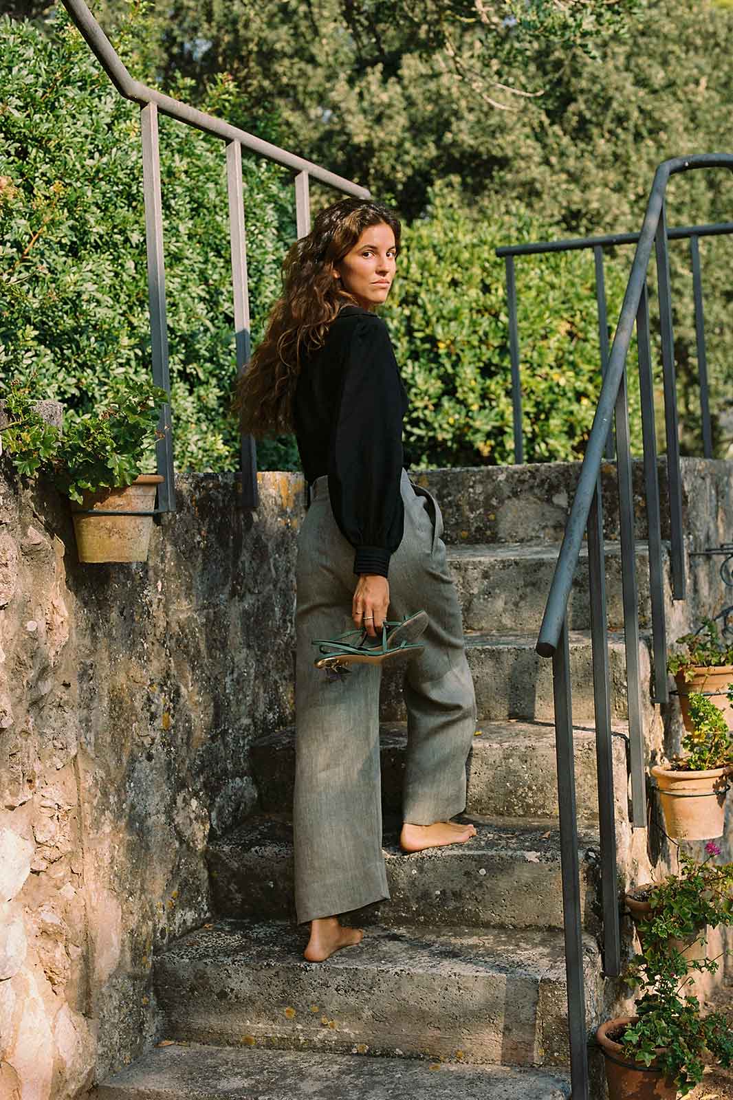 arkitaip Trousers The Wabi Pleated Linen Trousers in khaki - Archive