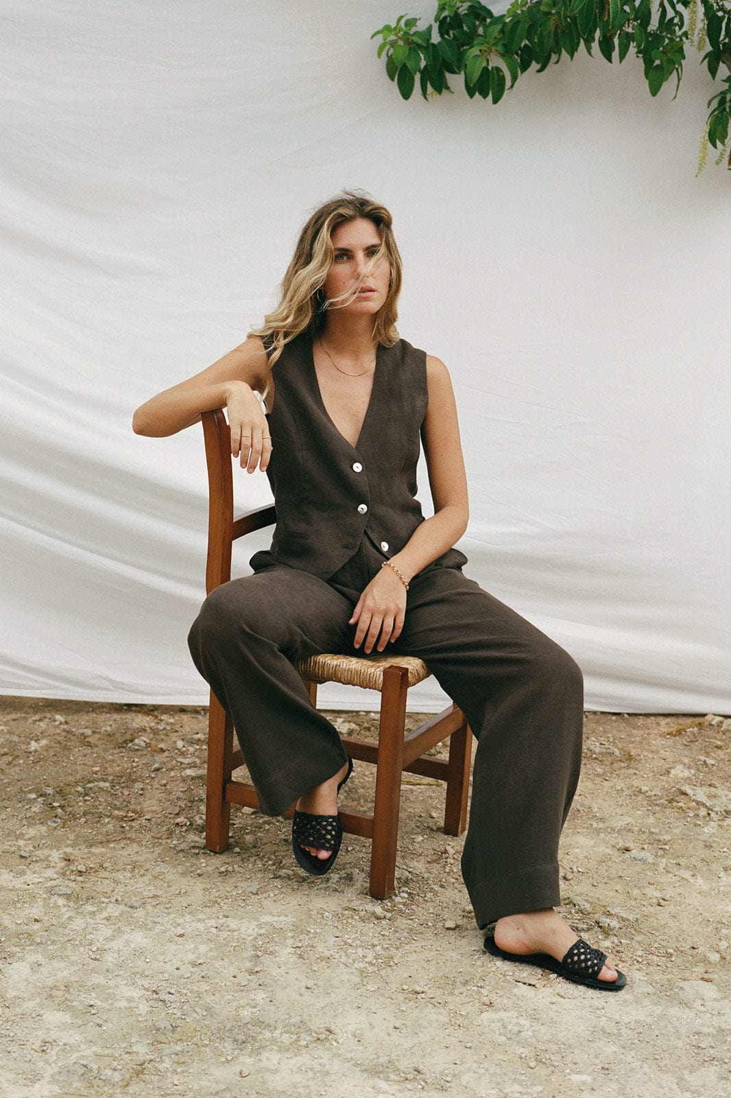 arkitaip Trousers The Wabi Pleated Linen Trousers in ochre