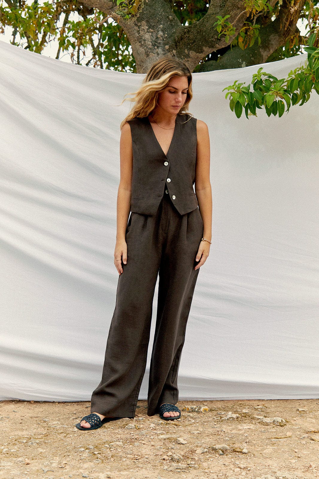 arkitaip Trousers The Wabi Pleated Linen Trousers in ochre