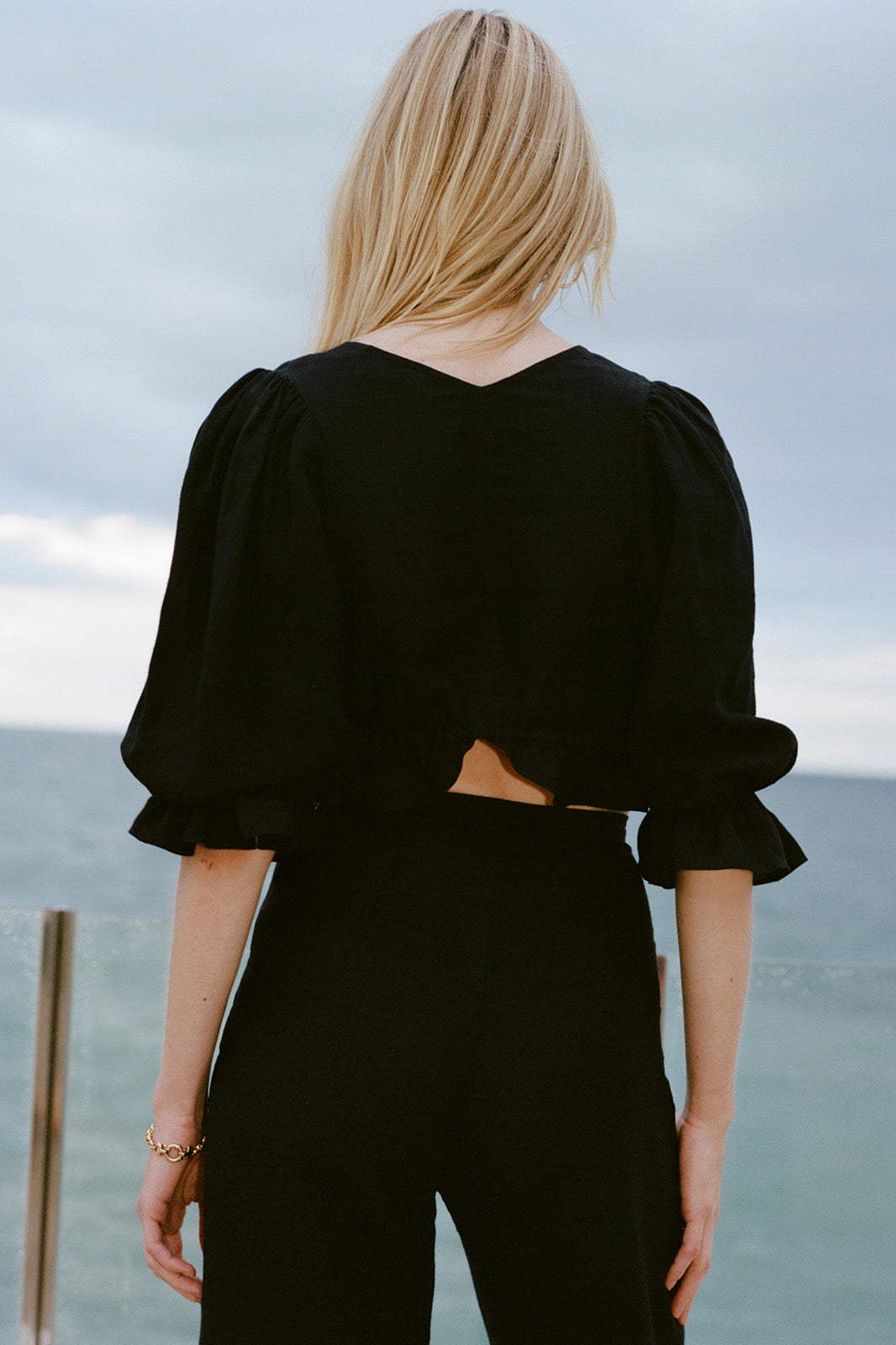 The Carla Puffed Sleeves Blouse in black