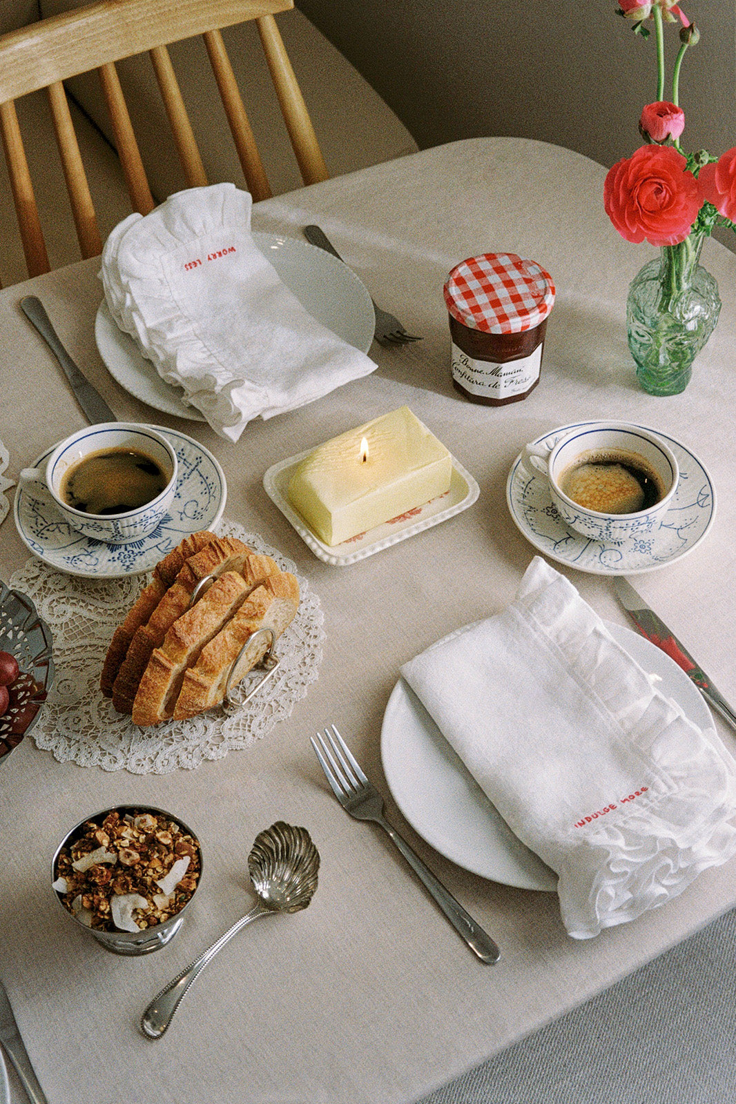 Set of 4 Ruffled Gratitude Linen Napkins