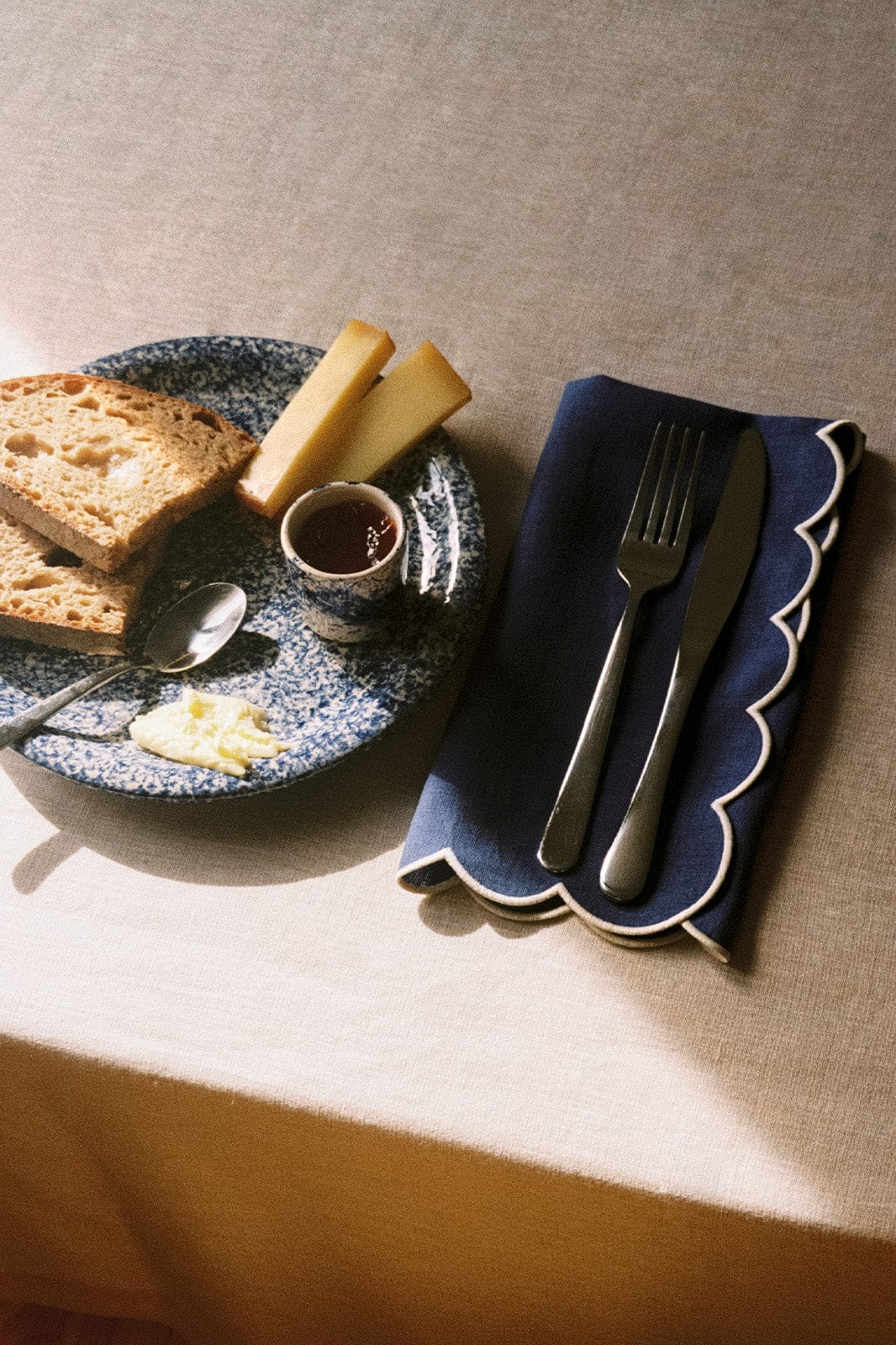 arkitaip Napkins Zero-Waste Scalloped Linen Napkins klein blue - Set of 2