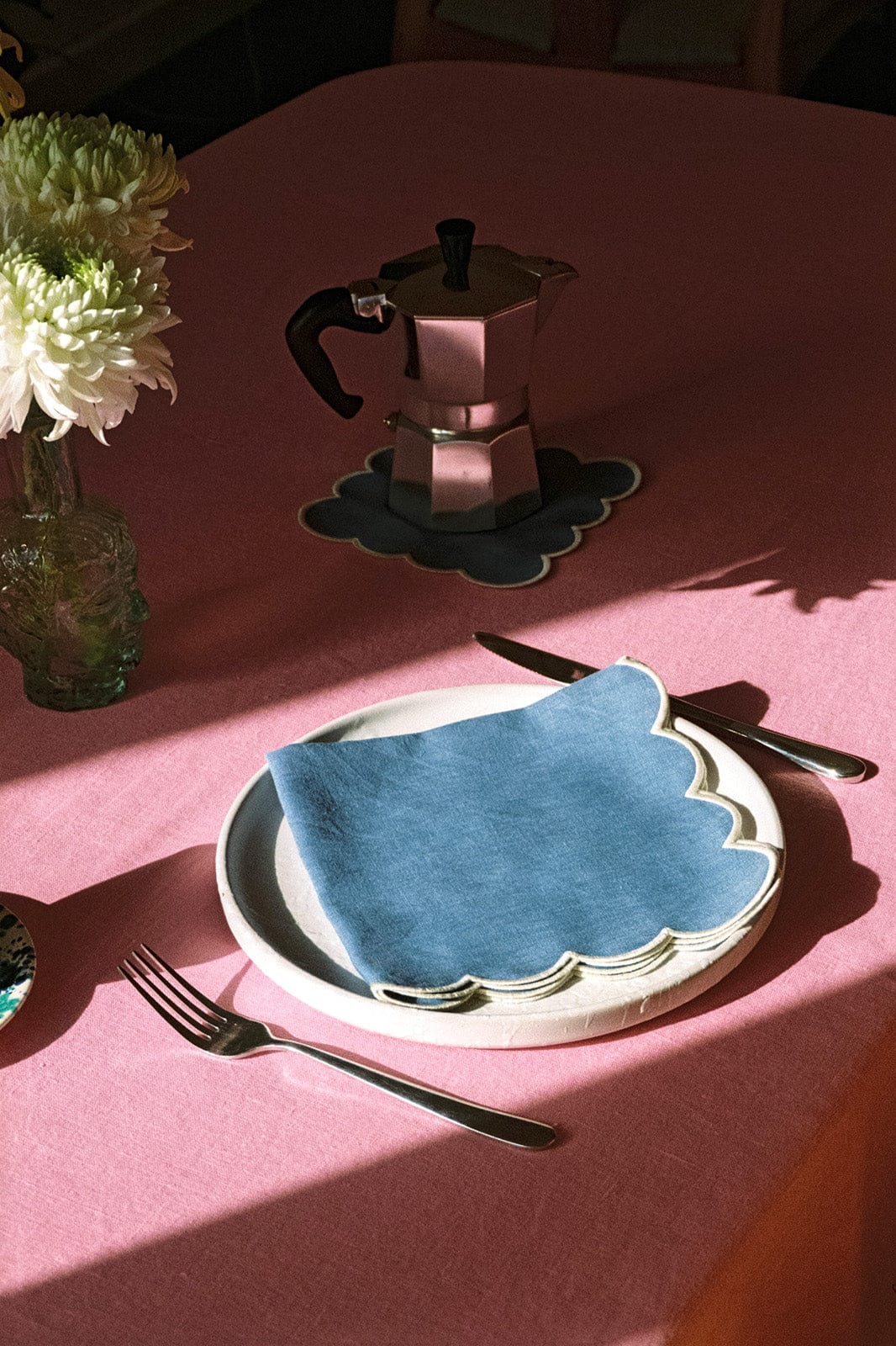 arkitaip Napkins Zero-Waste Scalloped Linen Napkins poppy blue - Set of 2