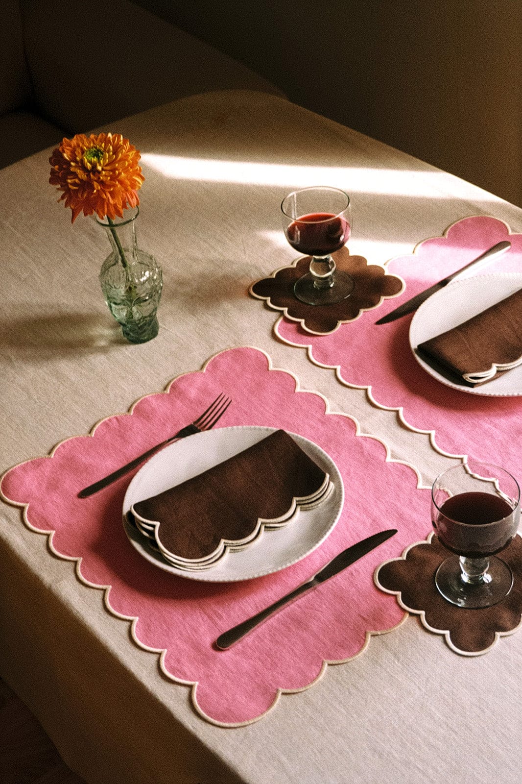 arkitaip Placemat Zero-Waste Scalloped Linen Placemats bubblegum pink - Set of 2