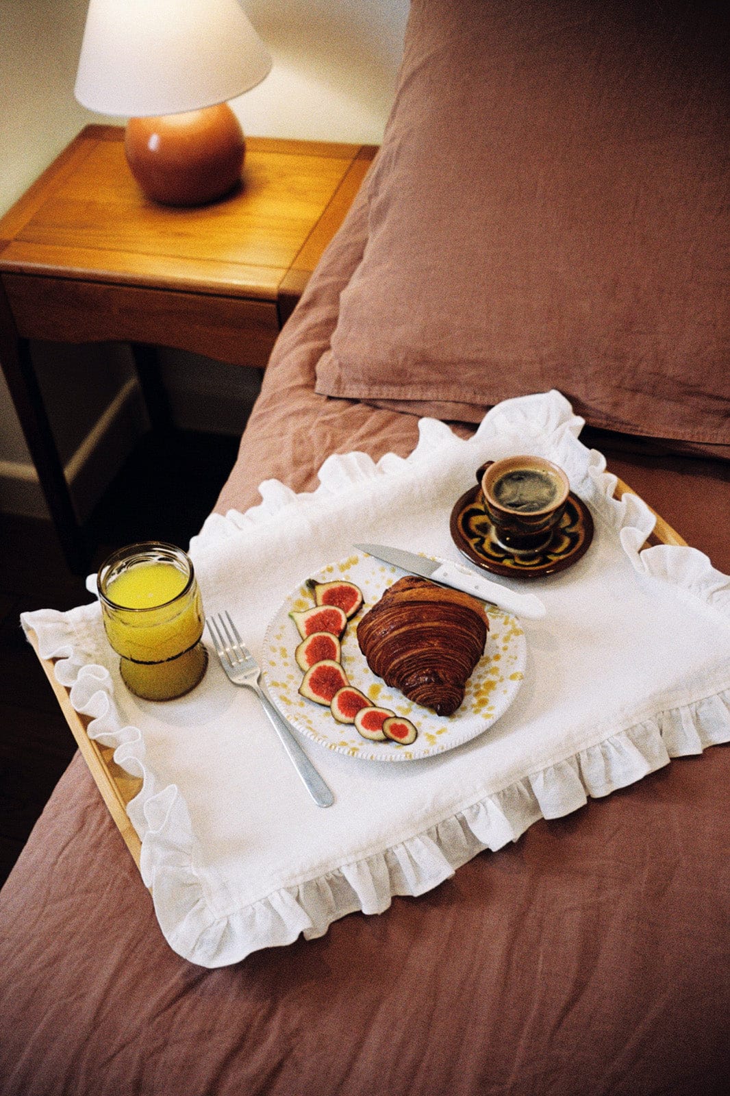 arkitaip Table Sets Off-White Set of Two Ruffled Casita Linen Placemats