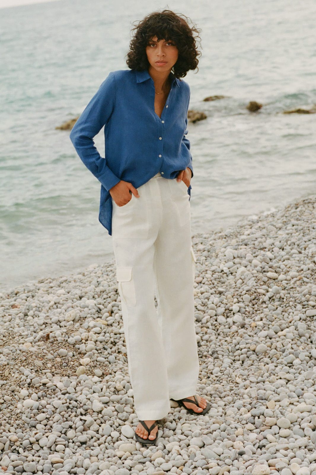 arkitaip Trousers The Carolina Linen Cargo Trousers in off-white