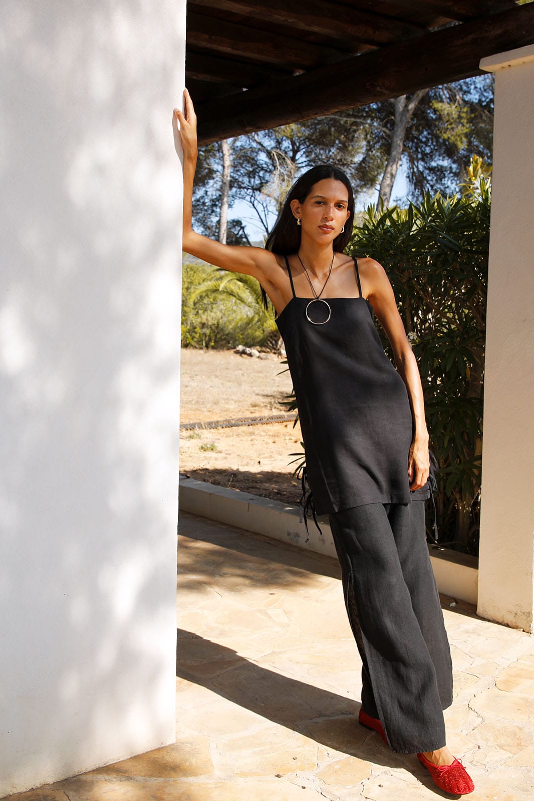 arkitaip Trousers The Lena Wide-Leg Trousers With Slit in black