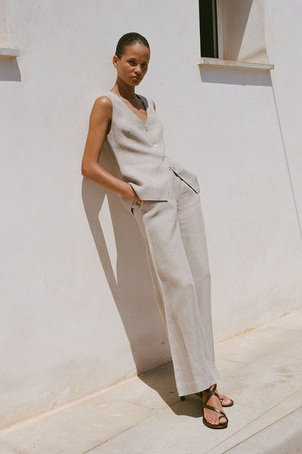 The Willow Wide-Leg Pleated Linen Trousers in oatmeal
